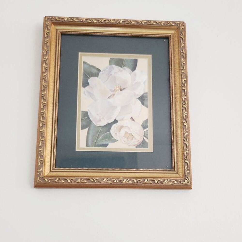 Framed floral printed in gold frame
